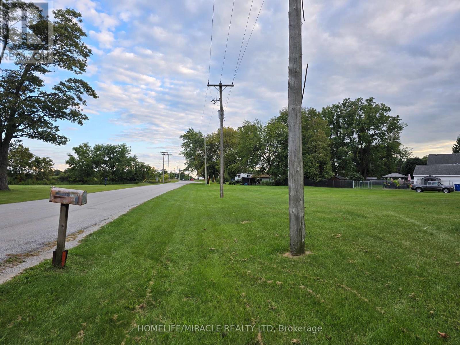 000 OAK STREET Property Photo 1