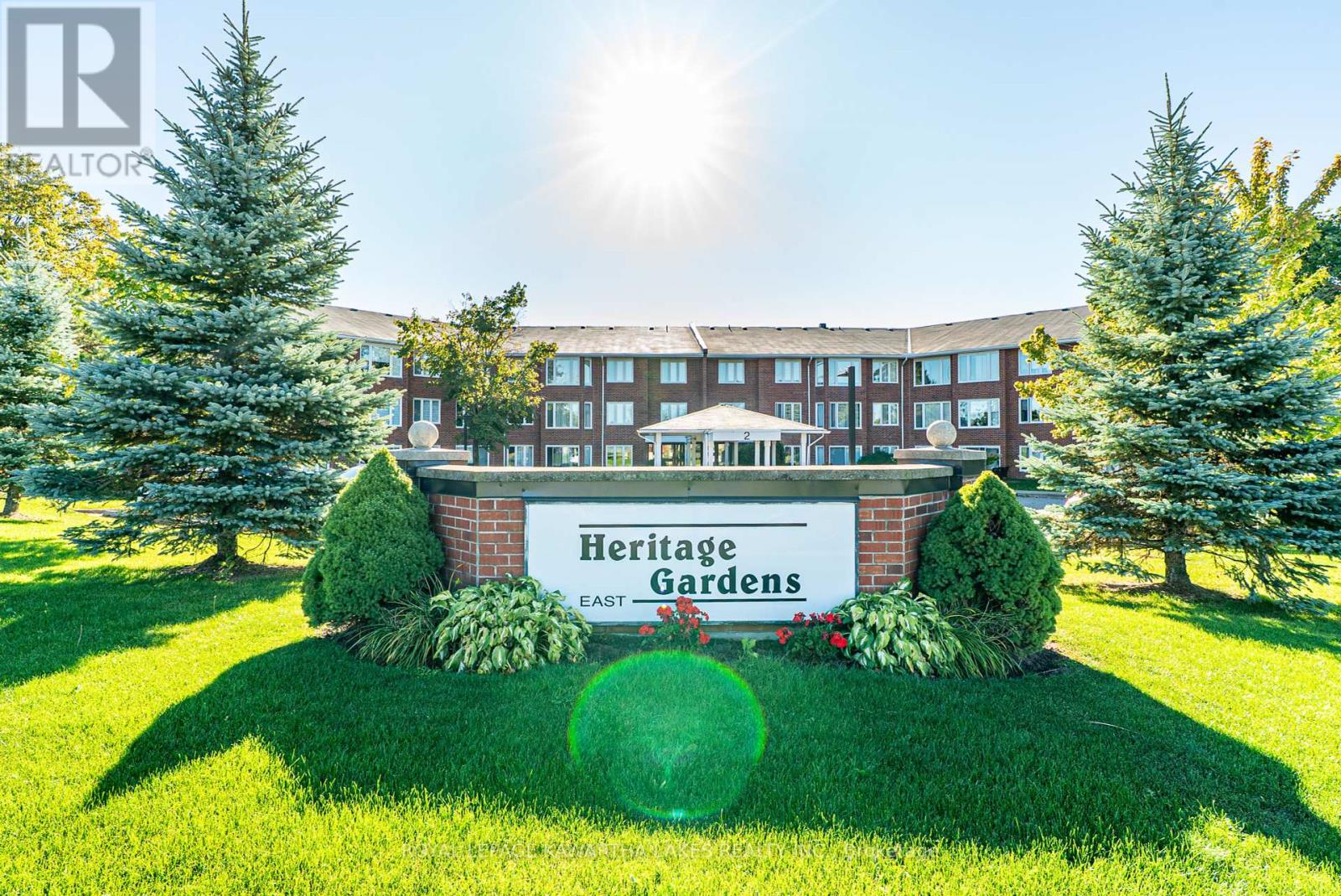 215 - 2 HERITAGE WAY