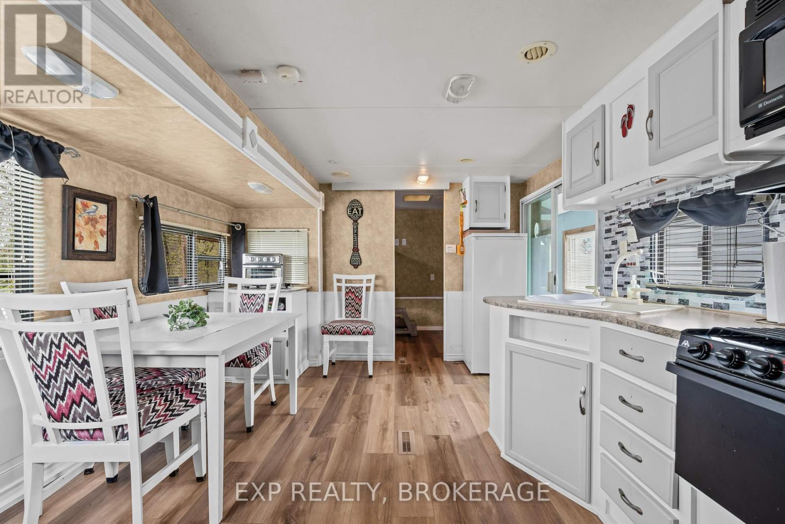 9 Glenford Lane #38 Property Photo 10