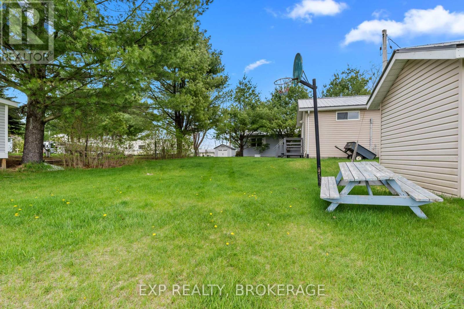 9 Glenford Lane #38 Property Photo 33