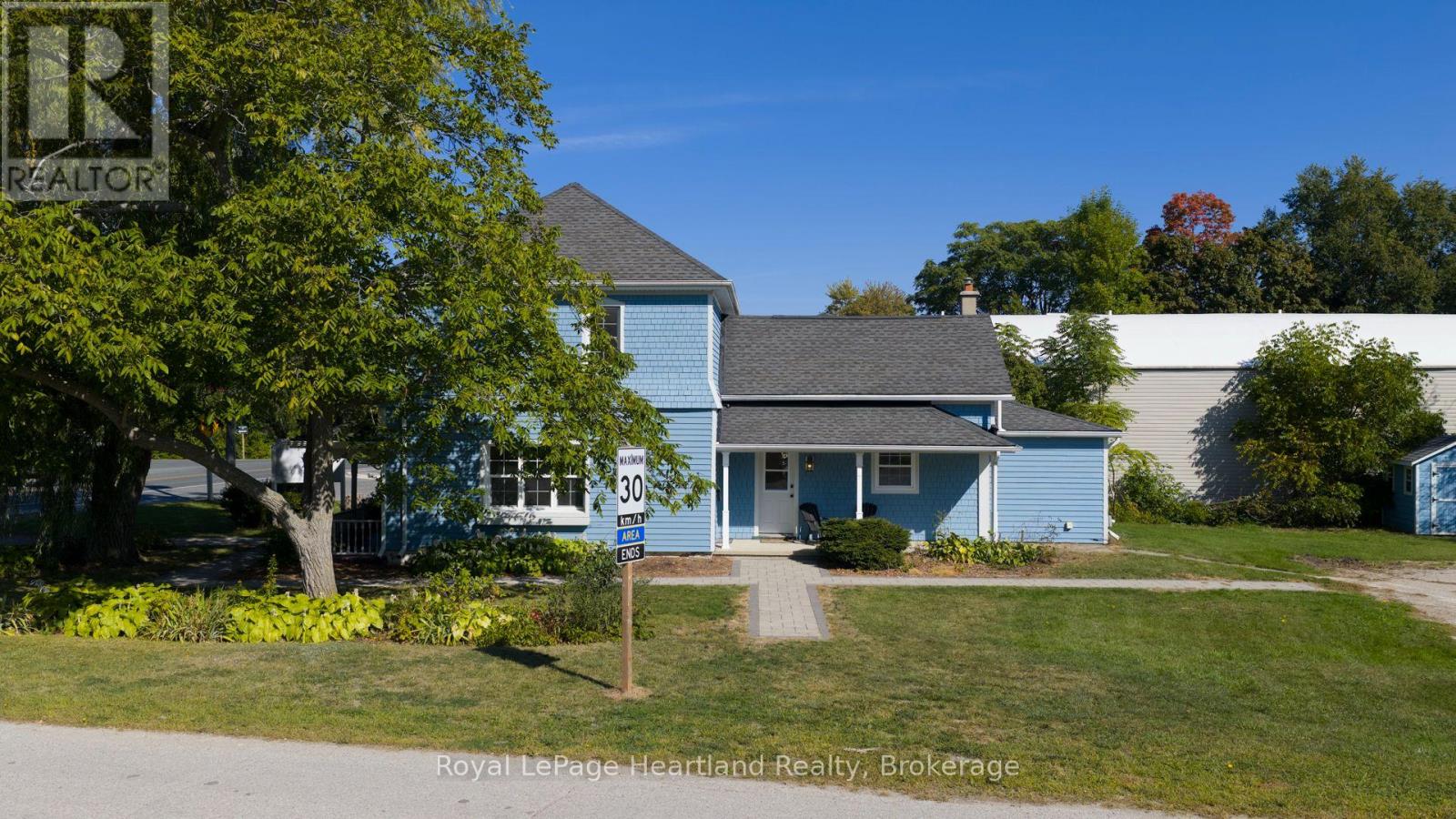 5 The Square Property Photo 3