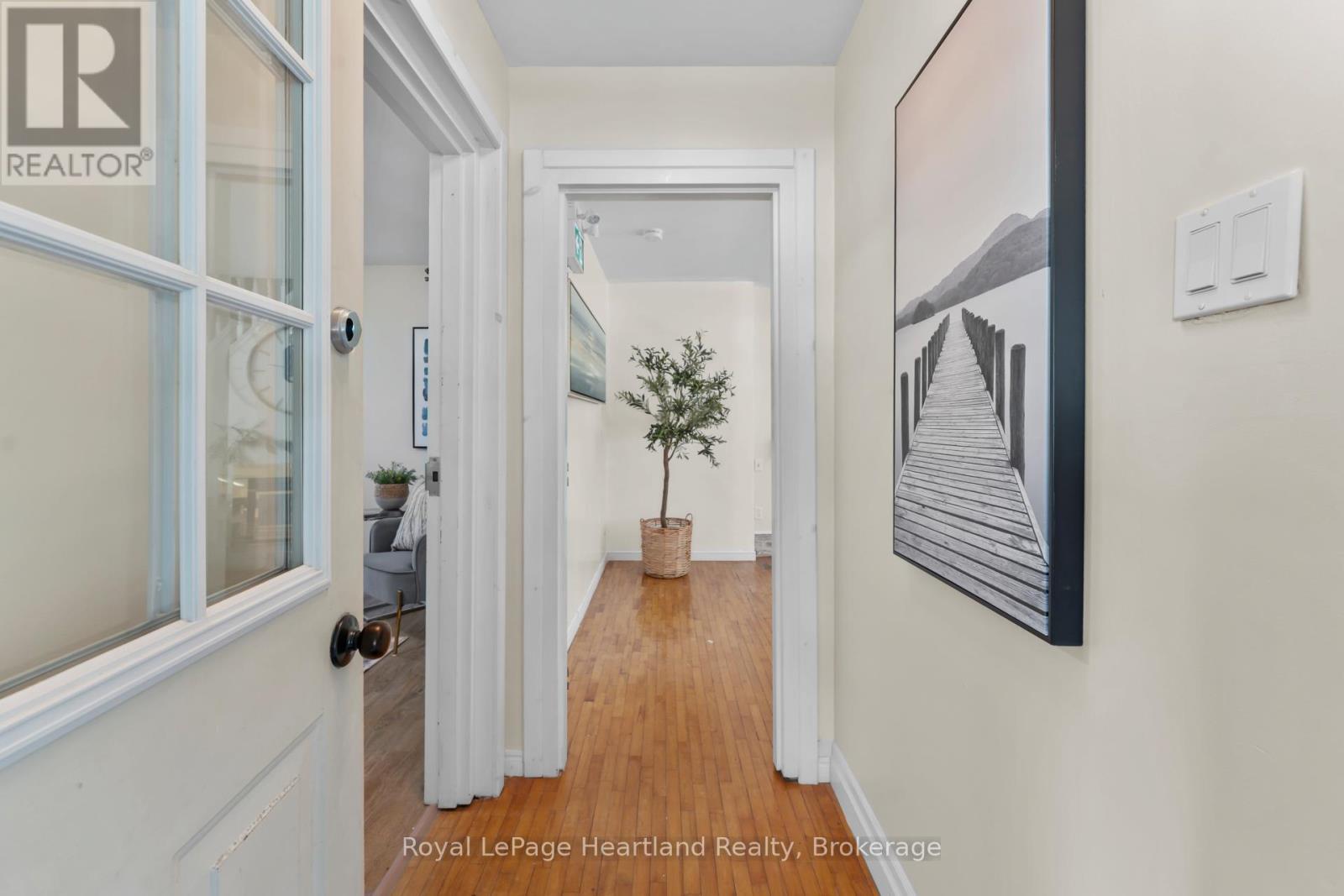 5 The Square Property Photo 5