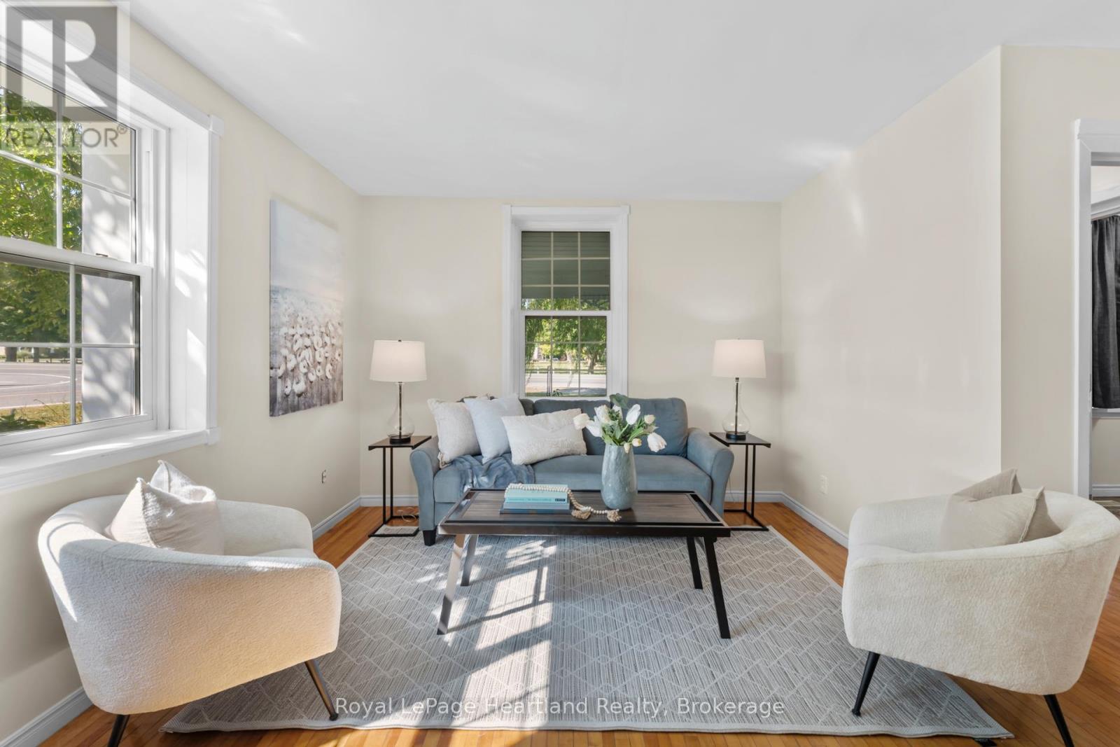 5 The Square Property Photo 13
