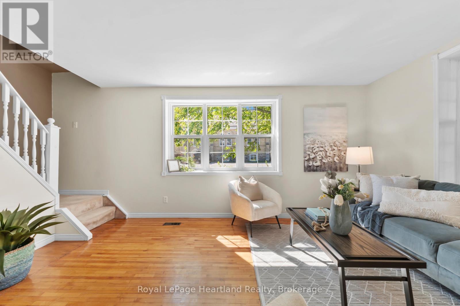 5 The Square Property Photo 14