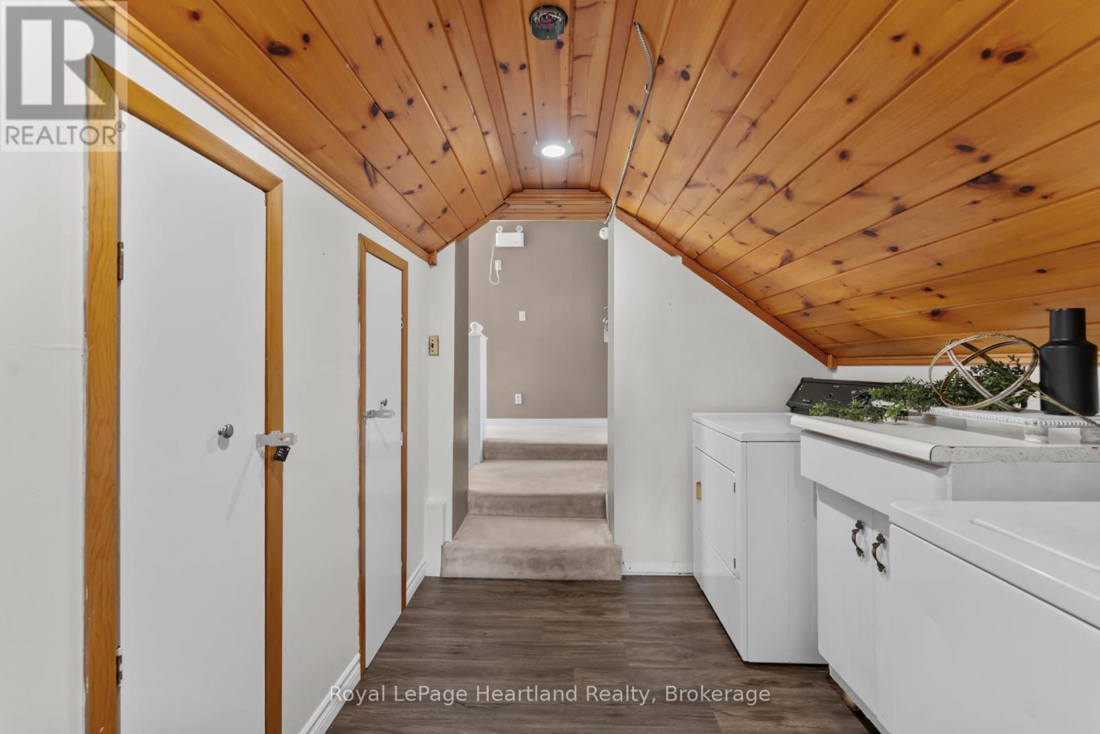 5 The Square Property Photo 22