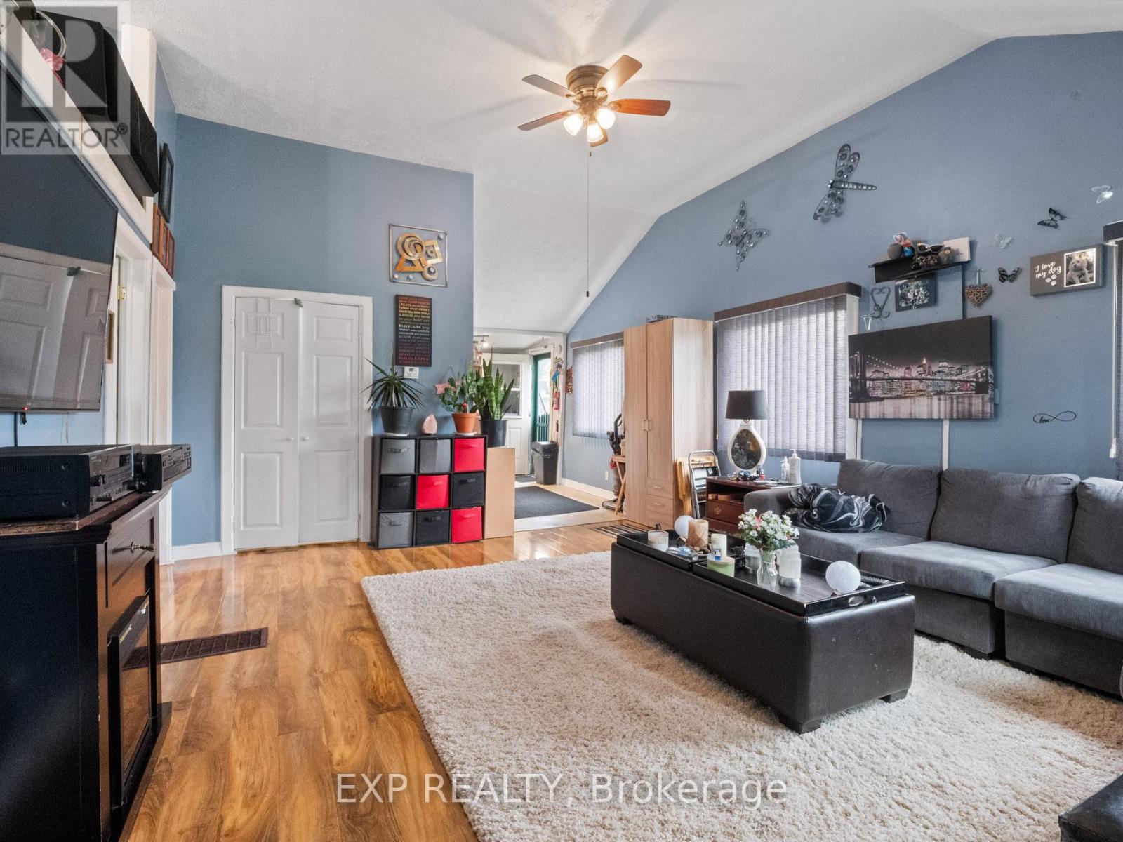 3852 Brunswick Avenue Property Photo 5