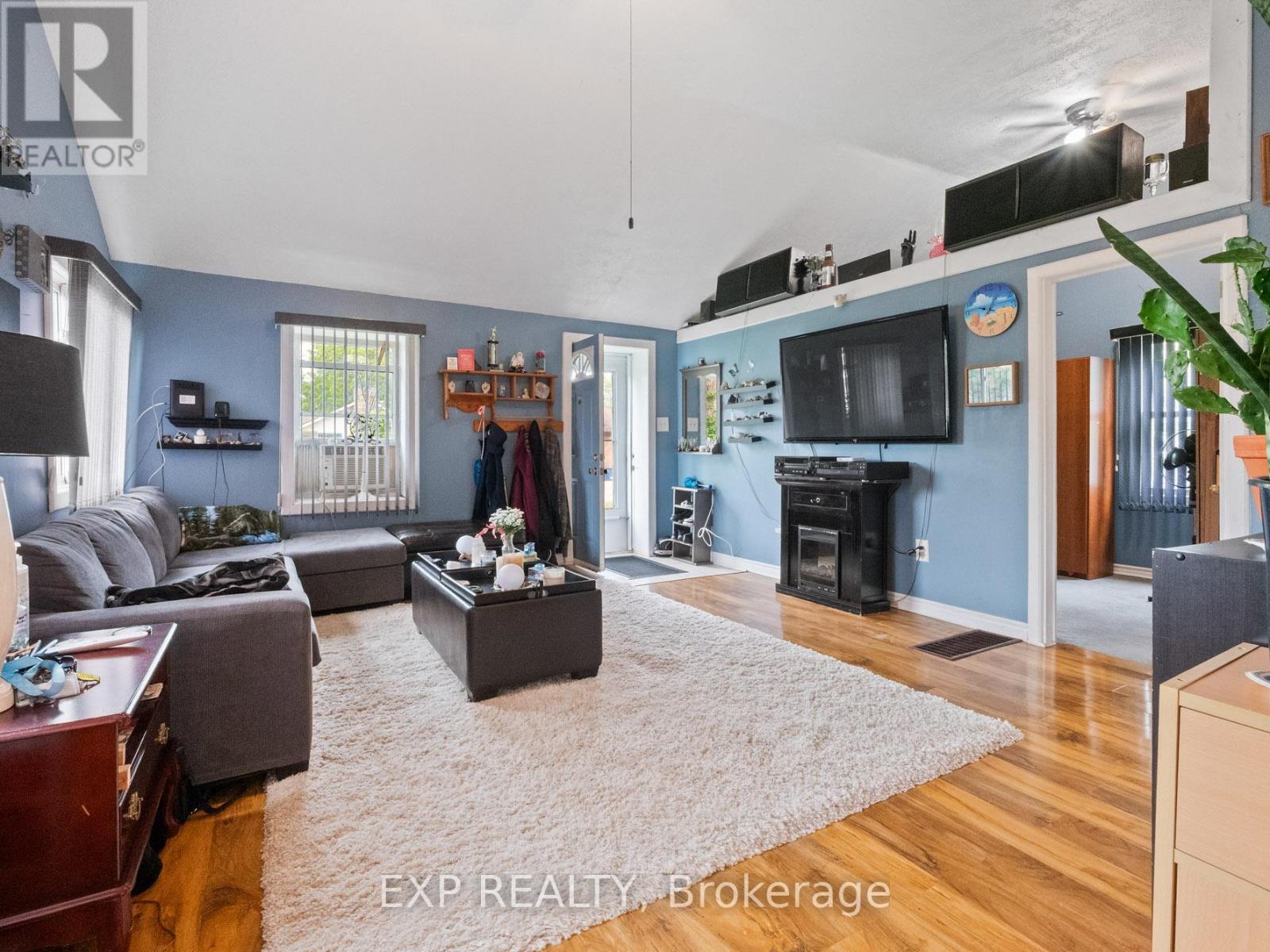 3852 Brunswick Avenue Property Photo 7