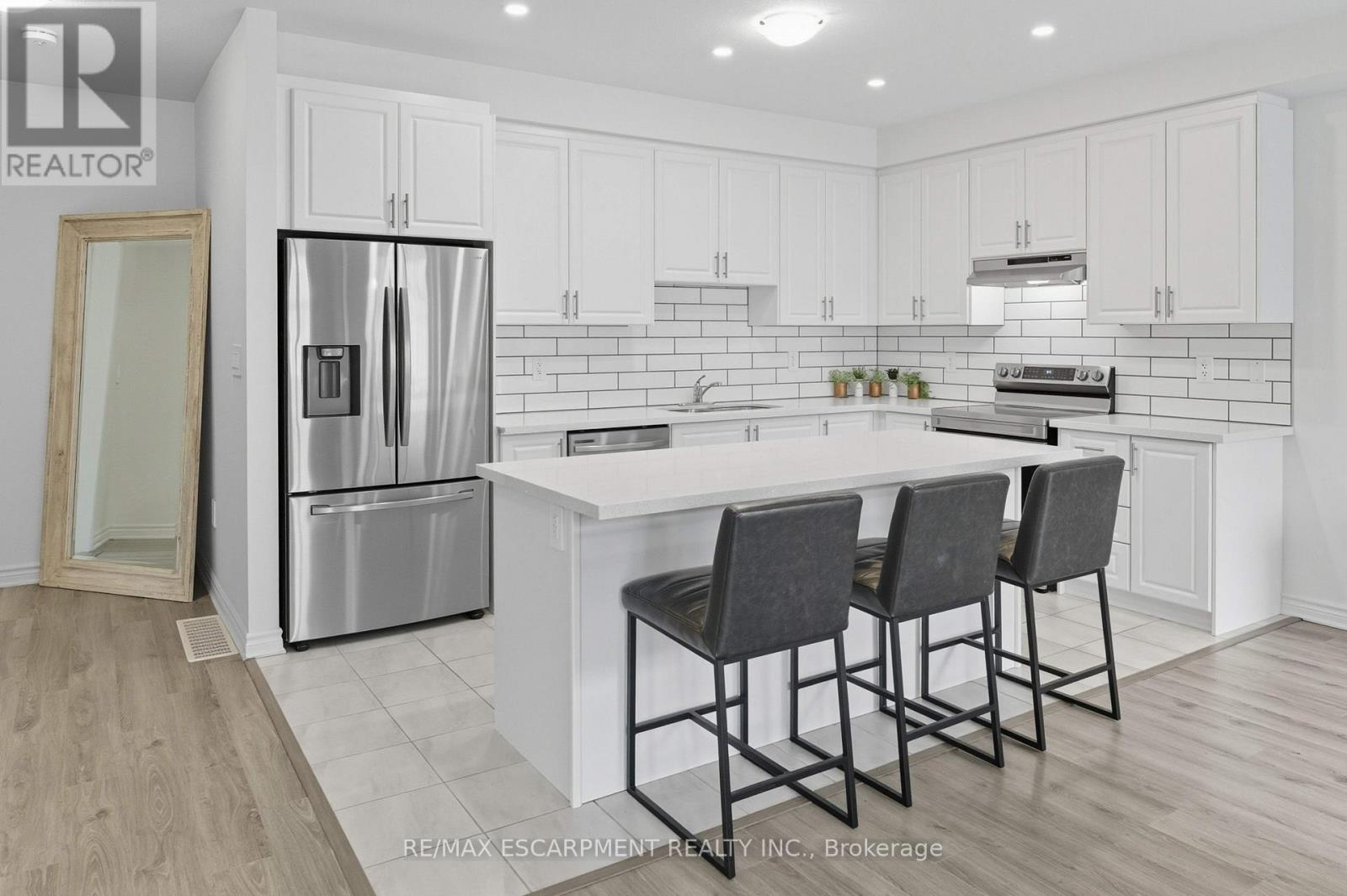 10 BERETTA STREET Property Photo 1