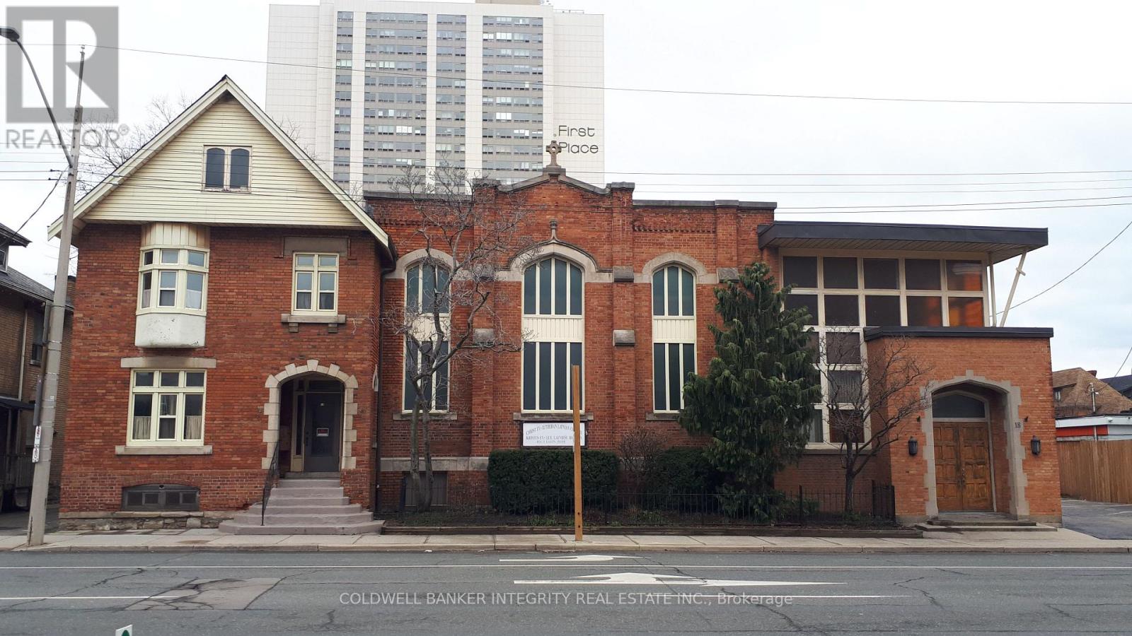 18 Victoria Avenue