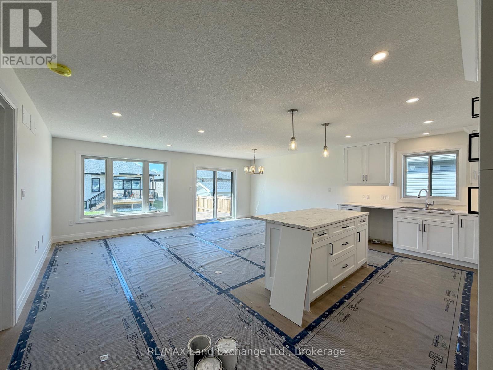 448 Burnside Street Property Photo 4