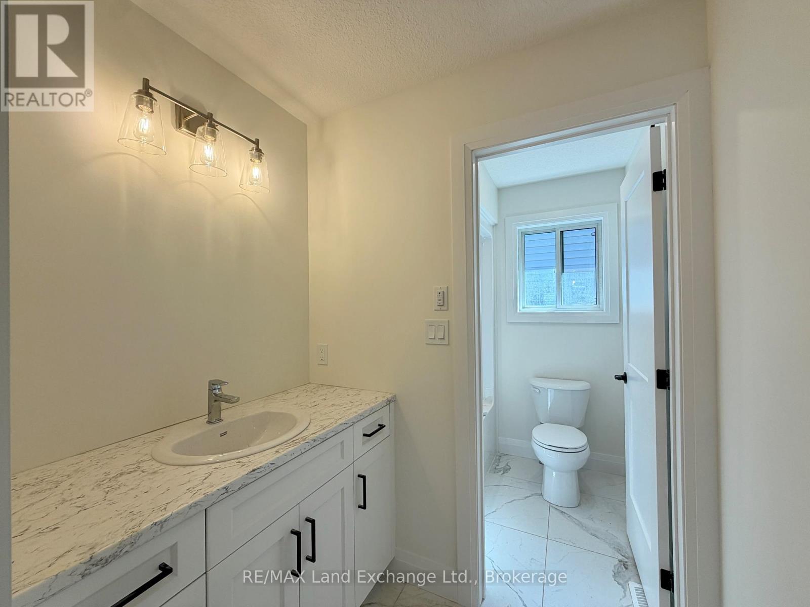 448 Burnside Street Property Photo 9