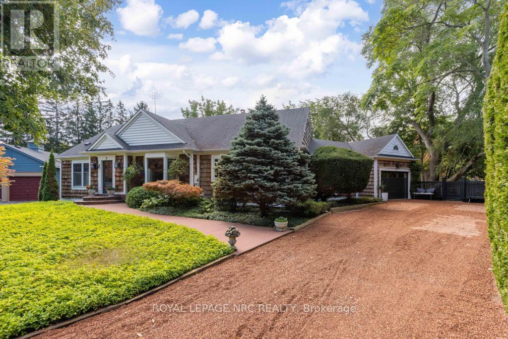 7 CHRISTOPHER STREET Property Photo 1