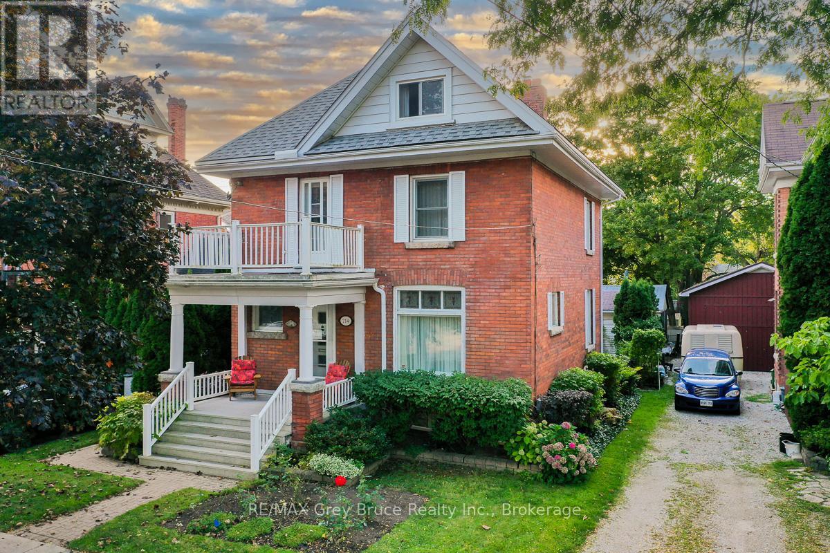 714 4TH AVENUE E Property Photo 1