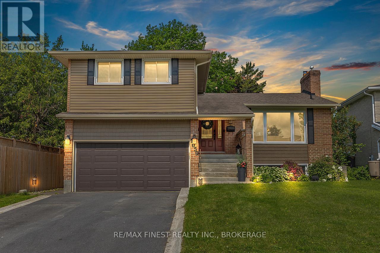 1059 PEMBRIDGE CRESCENT Property Photo 1