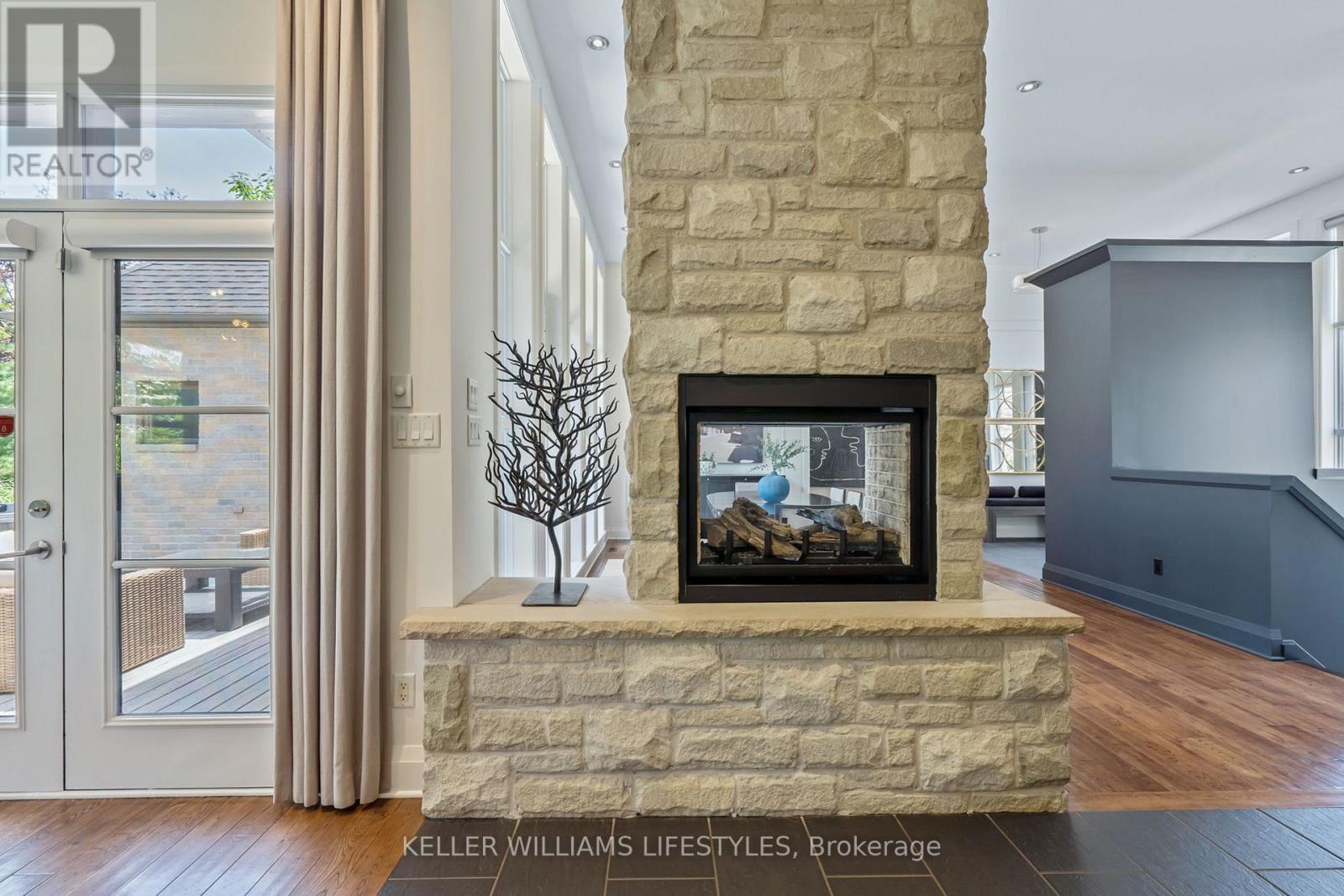 649 Valleystream Walk Property Photo 9