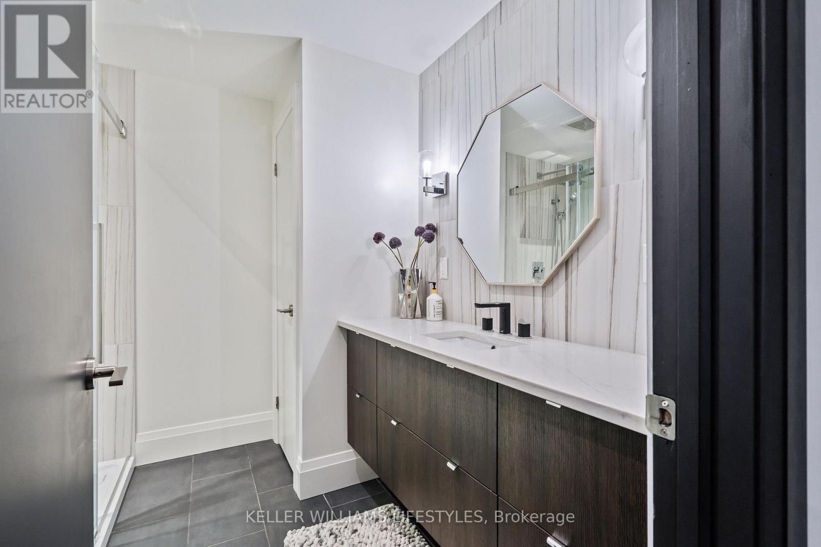 649 Valleystream Walk Property Photo 39