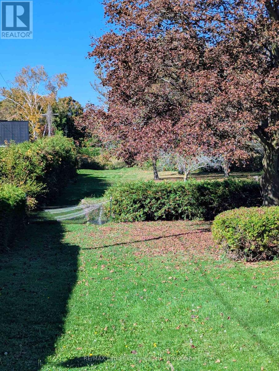 1178 Queen Street N Property Photo 4