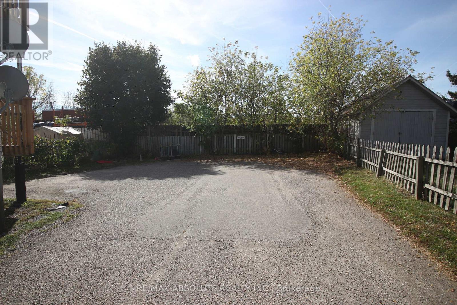 278 Elgin Street W Property Photo 4