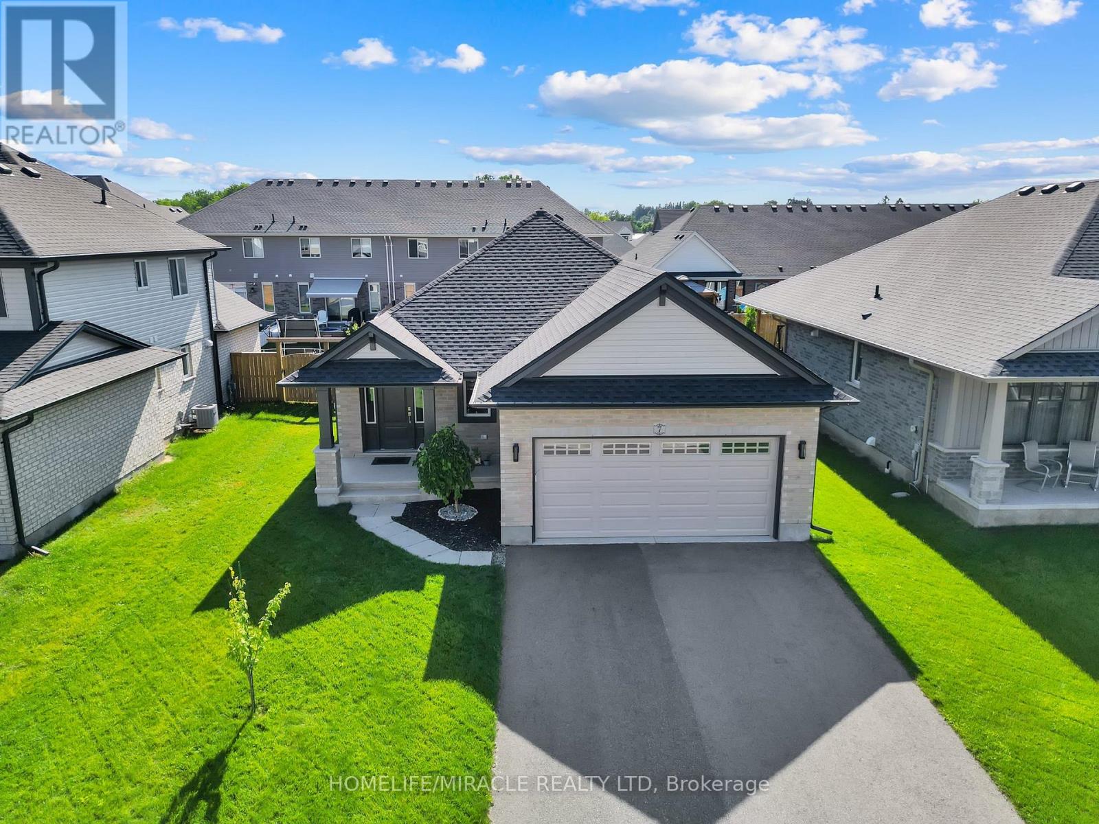 7 CURREN CRESCENT Property Photo 1