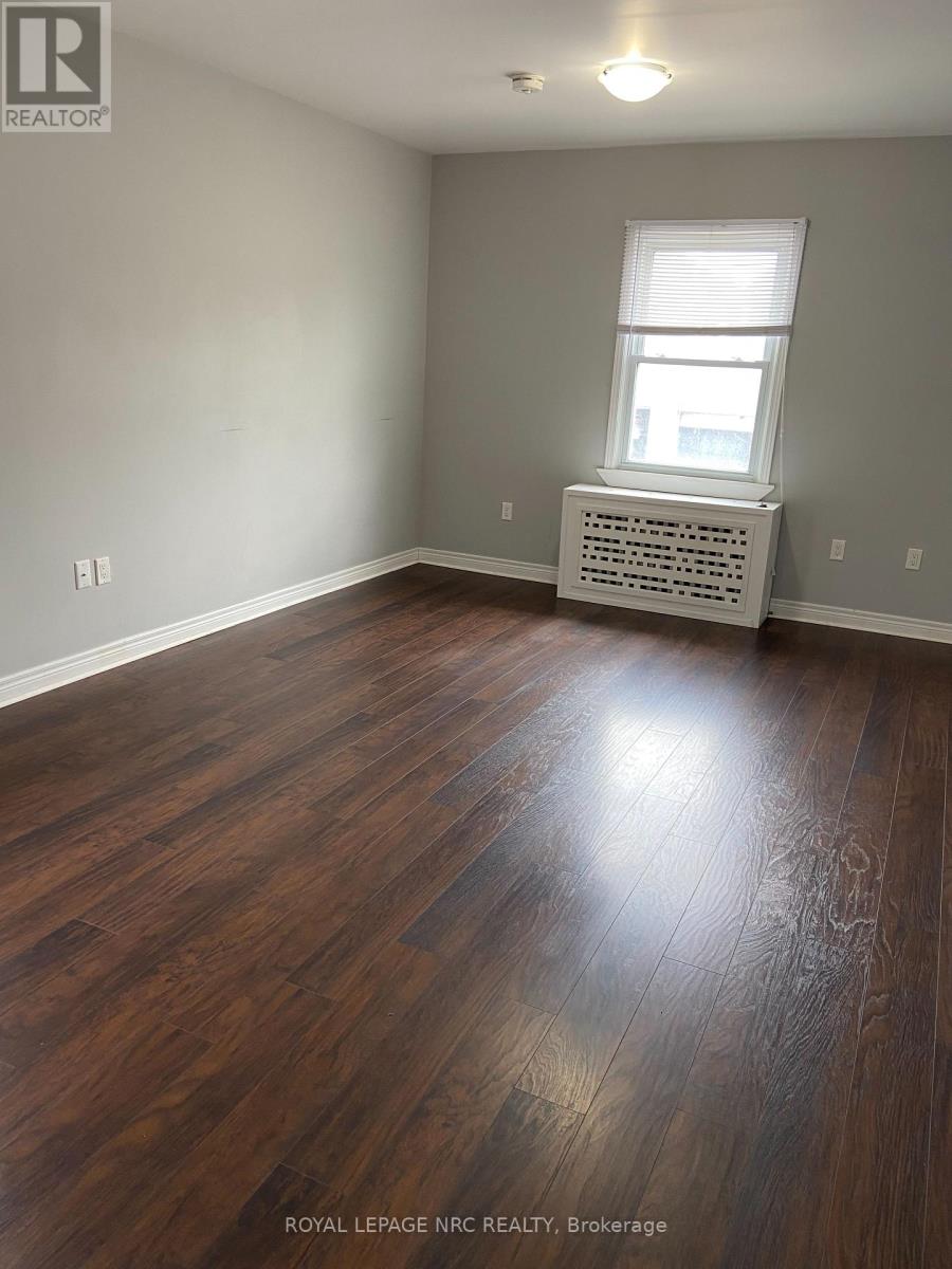 3 - 244 Ontario Street Property Photo 8