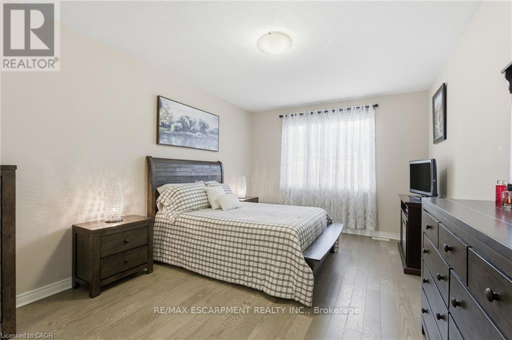 4 Ellis Avenue Property Photo 18