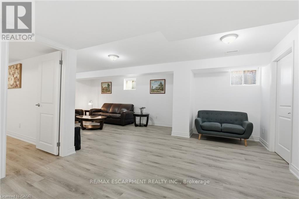 4 Ellis Avenue Property Photo 22