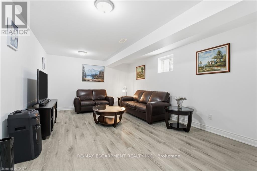 4 Ellis Avenue Property Photo 24