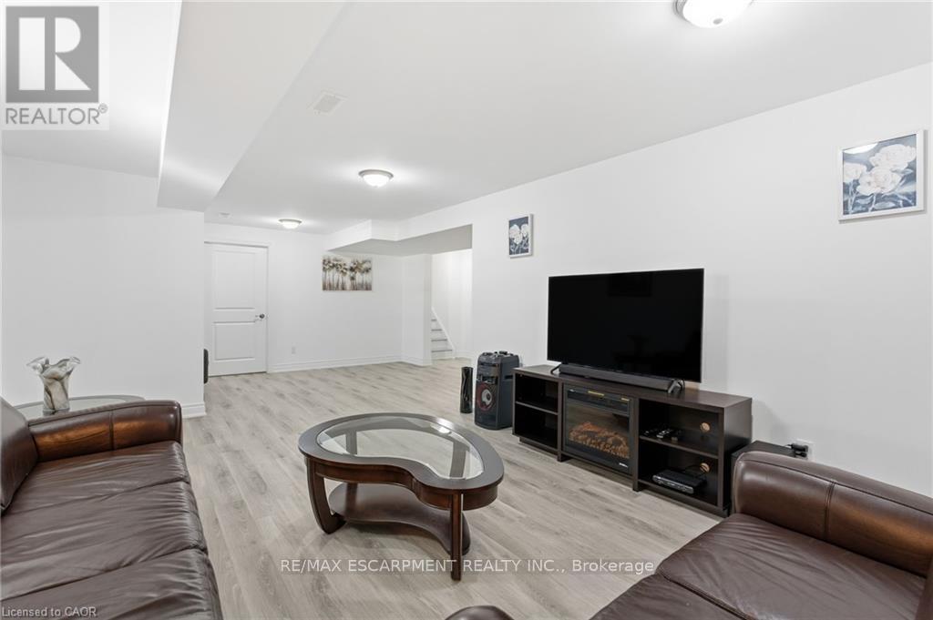 4 Ellis Avenue Property Photo 25