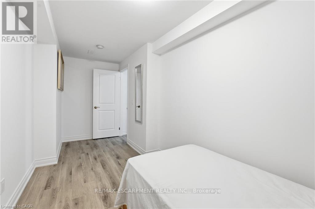 4 Ellis Avenue Property Photo 29