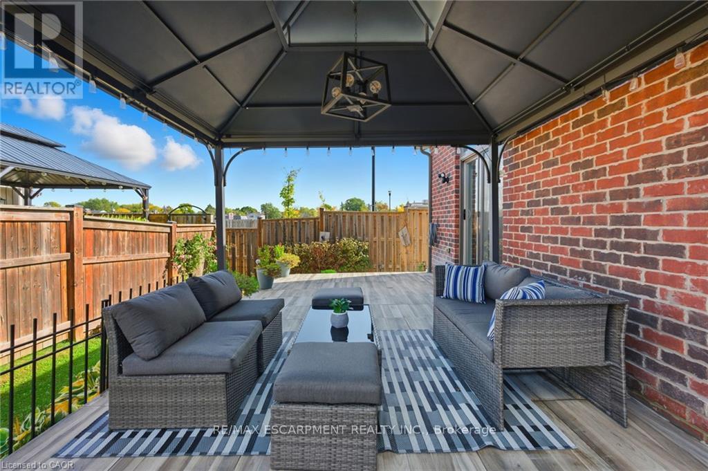 4 Ellis Avenue Property Photo 32