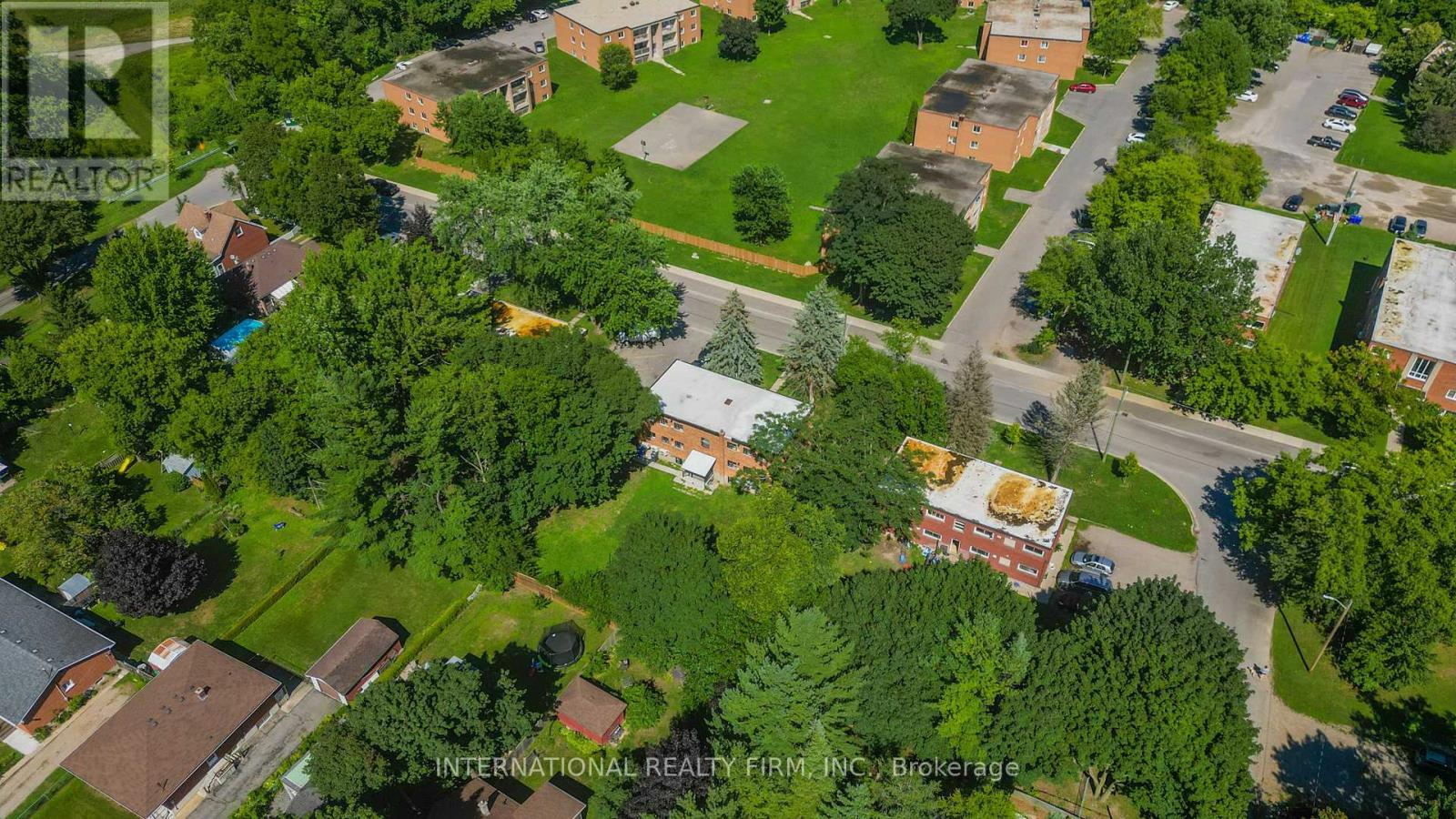 81 King Edward Avenue Property Photo 2