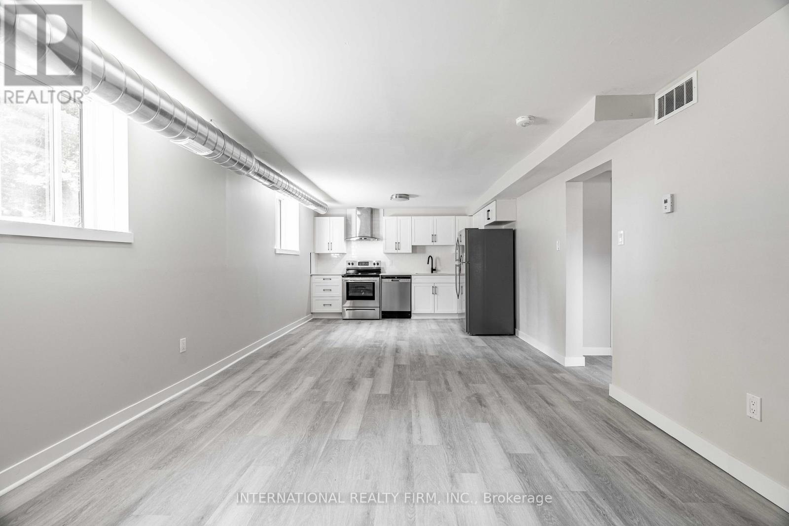 81 King Edward Avenue Property Photo 9