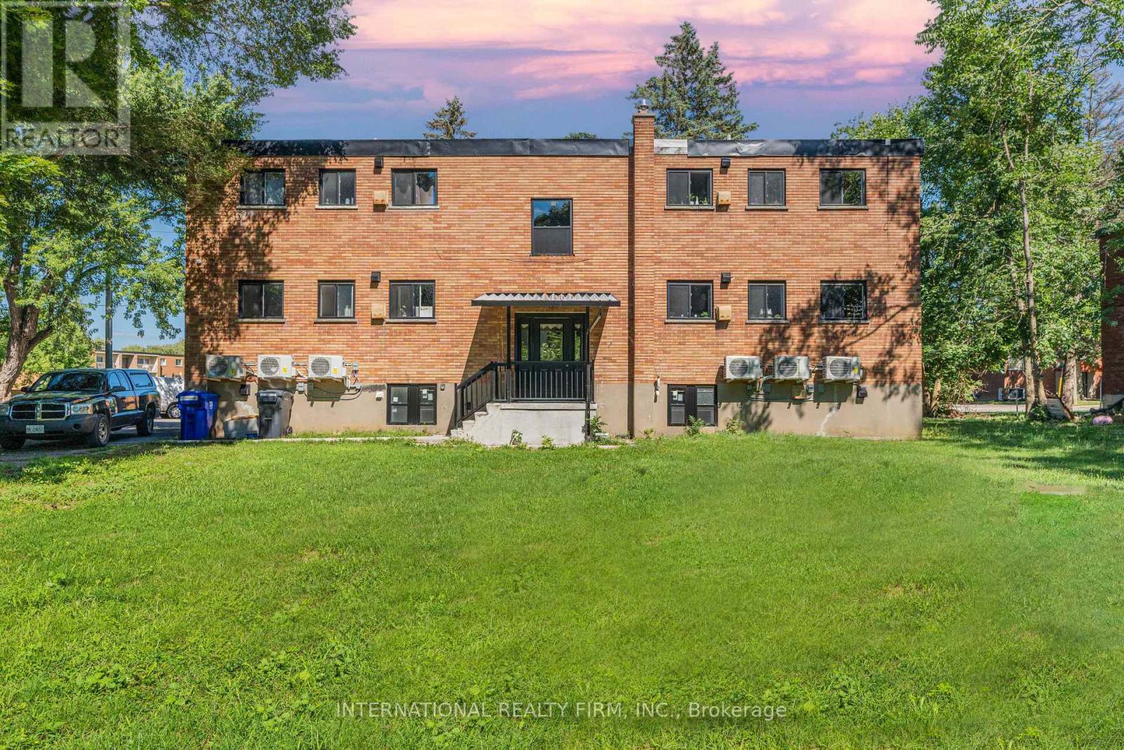 81 King Edward Avenue Property Photo 19