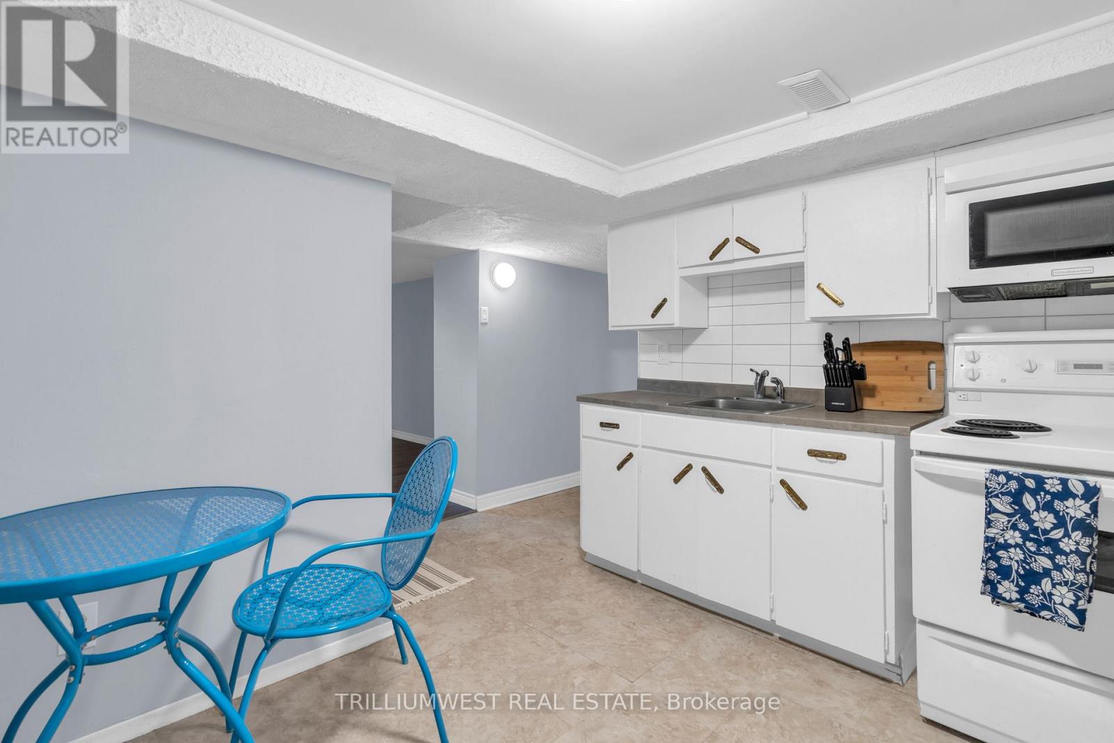 C - 301 Franklin Street N Property Photo 8