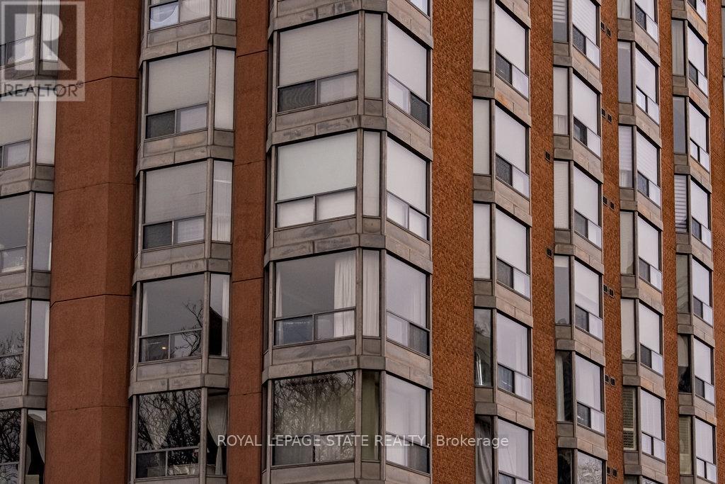 900 - 49 ROBINSON STREET Property Photo 1