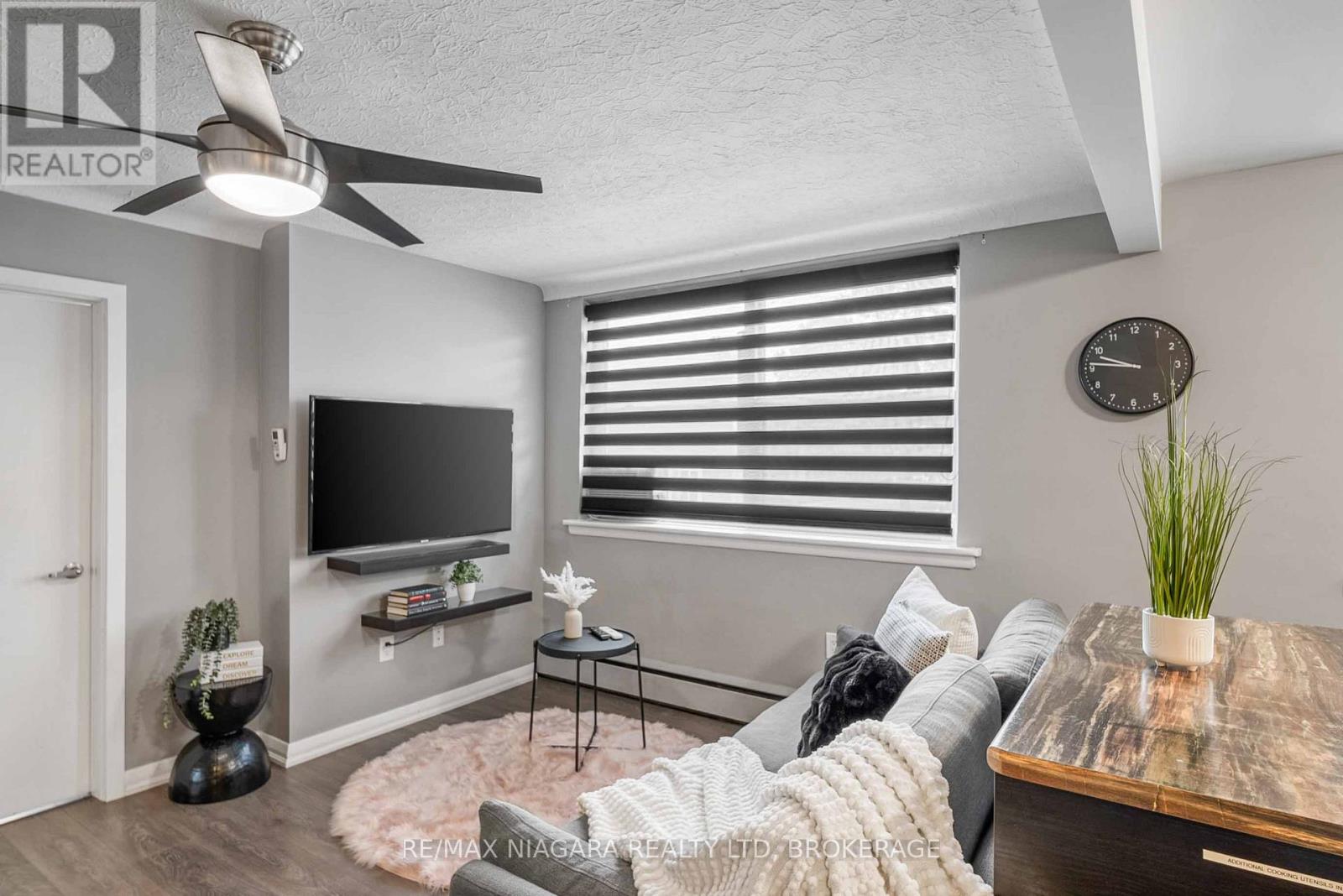 8 - 4538 HURON STREET Property Photo 1