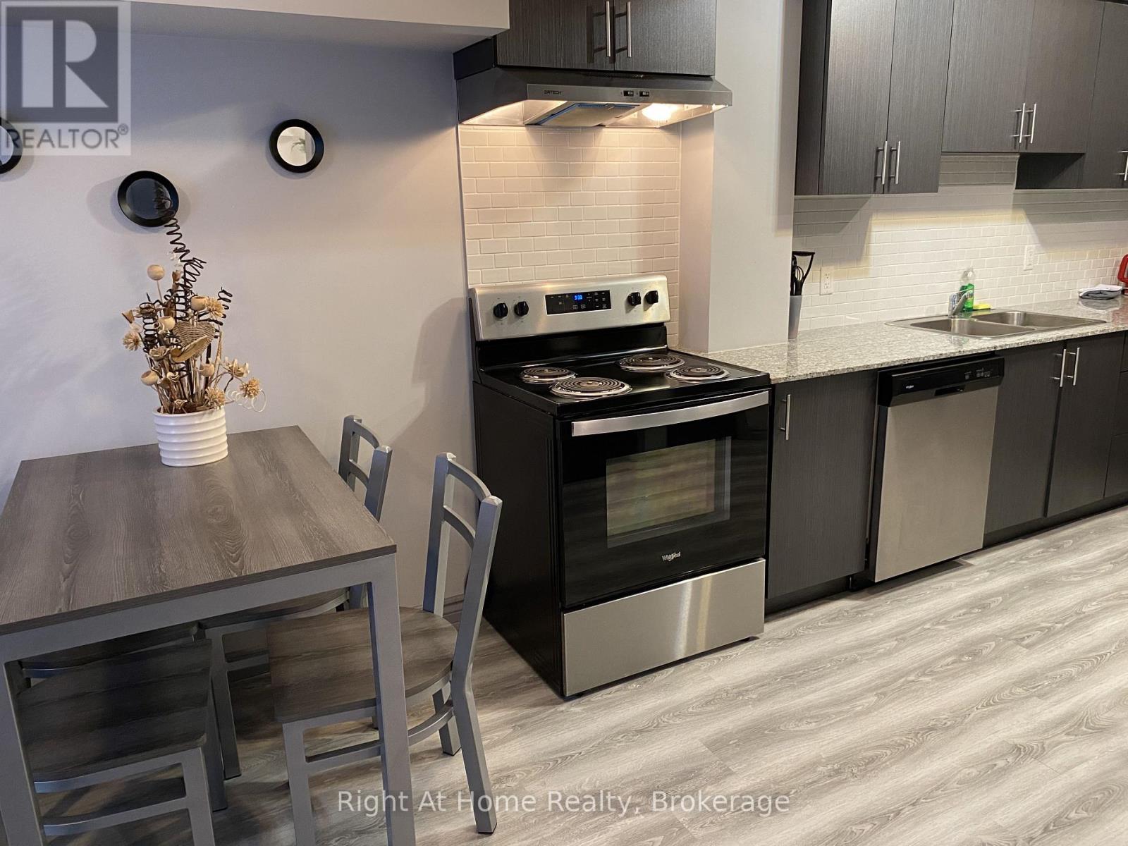 F202 - 275 Larch Street Property Photo 9