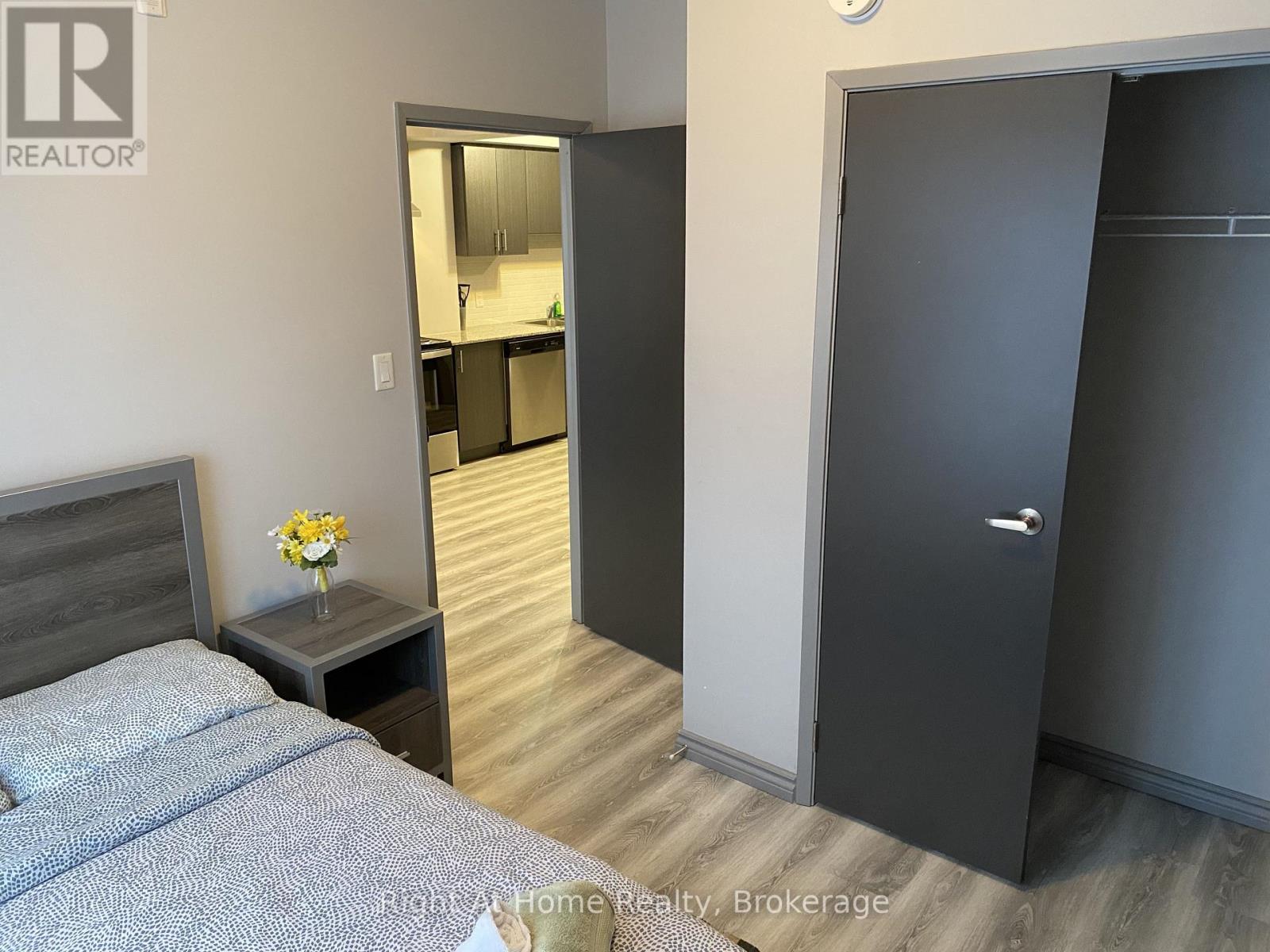 F202 - 275 Larch Street Property Photo 15