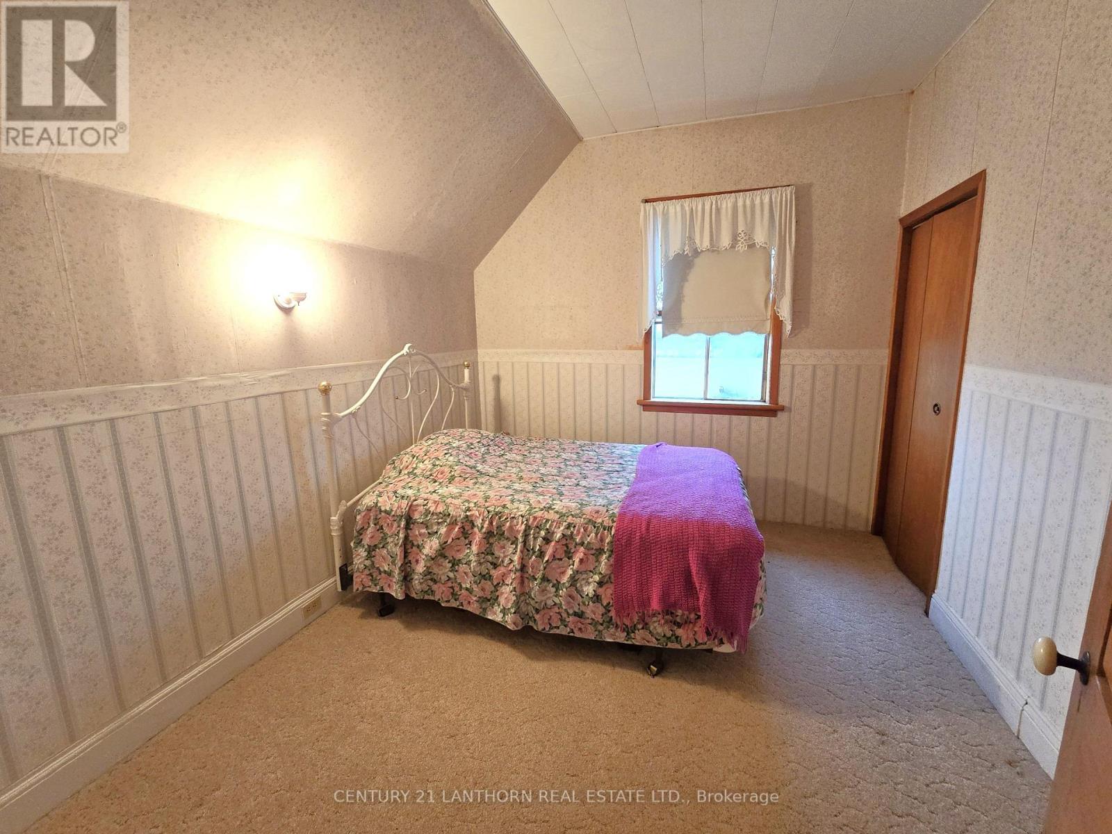 488297 30th Side Road Property Photo 30