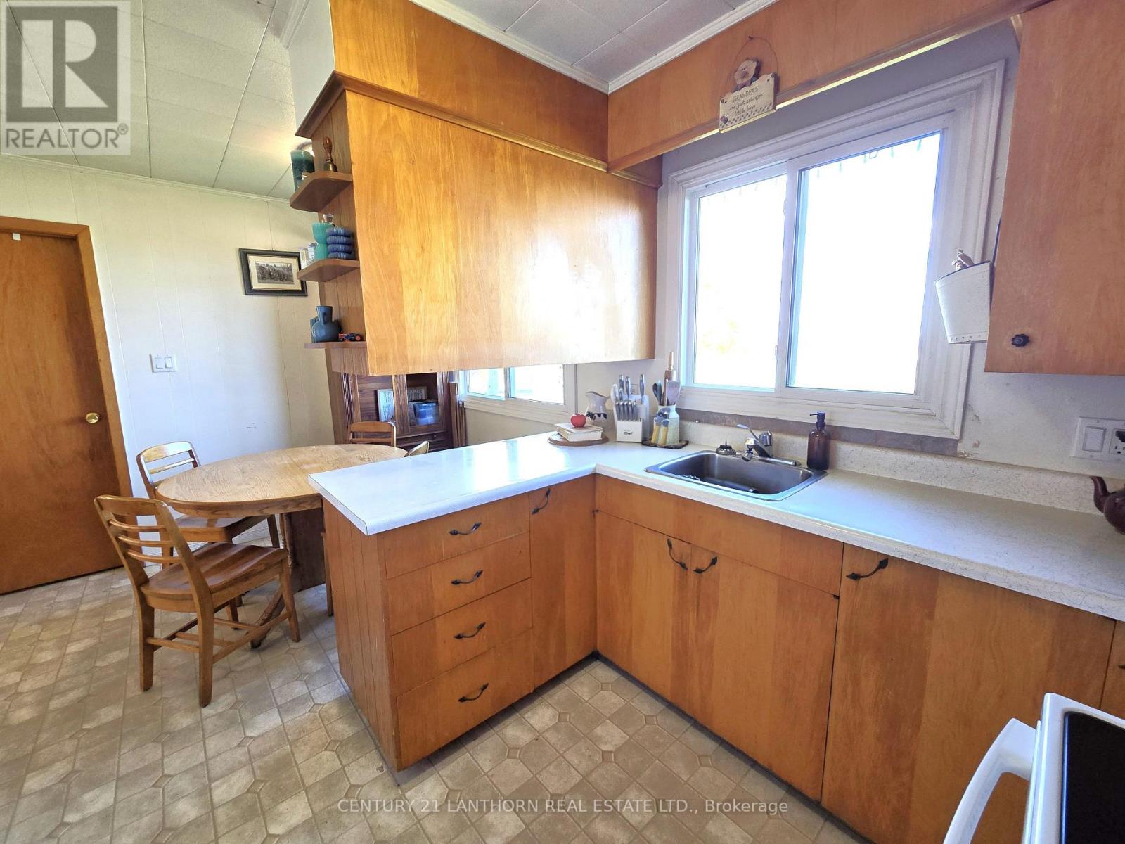 488297 30th Side Road Property Photo 37