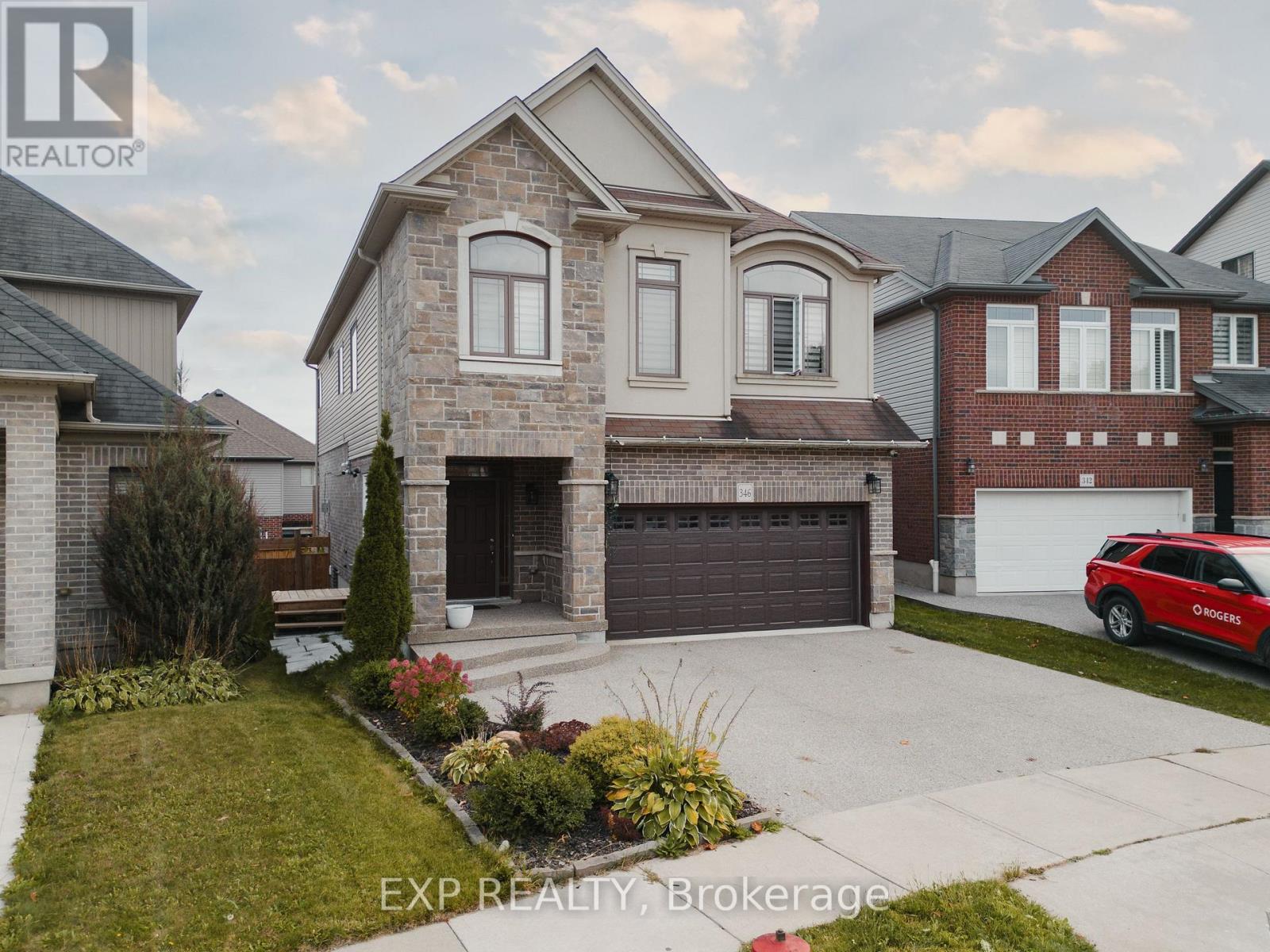 346 MOORLANDS CRESCENT