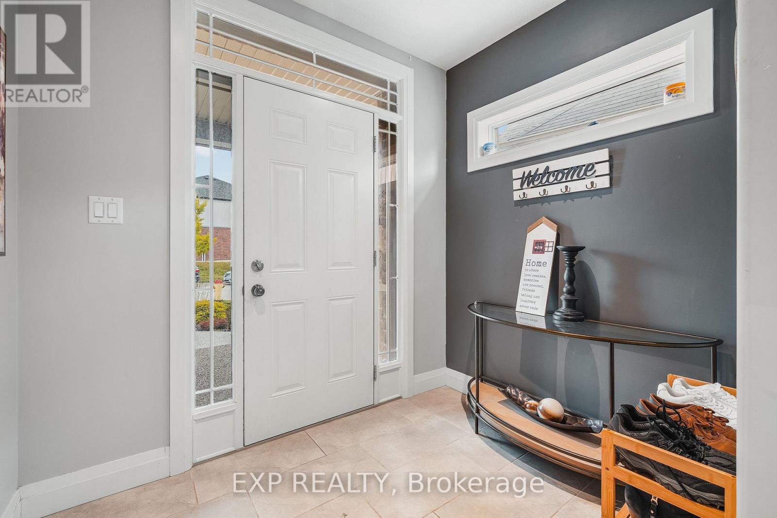 346 Moorlands Crescent Property Photo 2