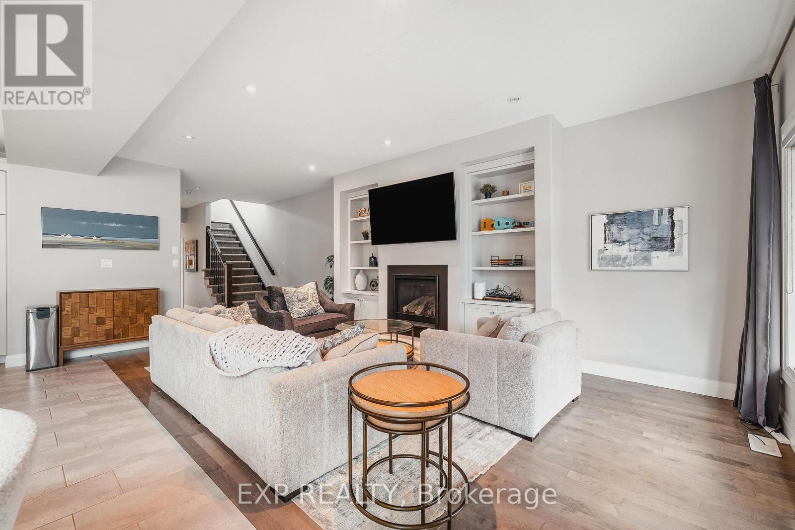 346 Moorlands Crescent Property Photo 12