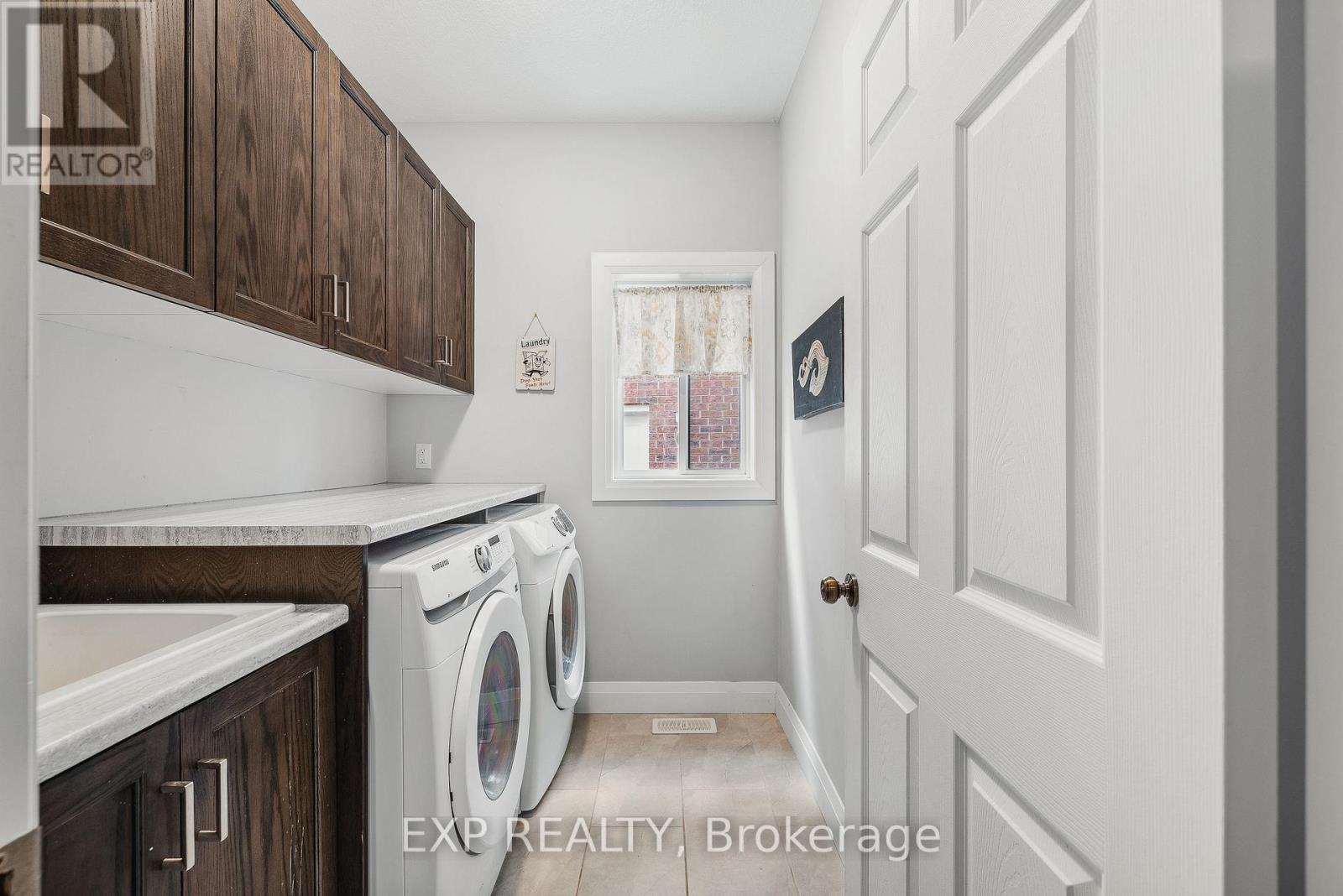 346 Moorlands Crescent Property Photo 13
