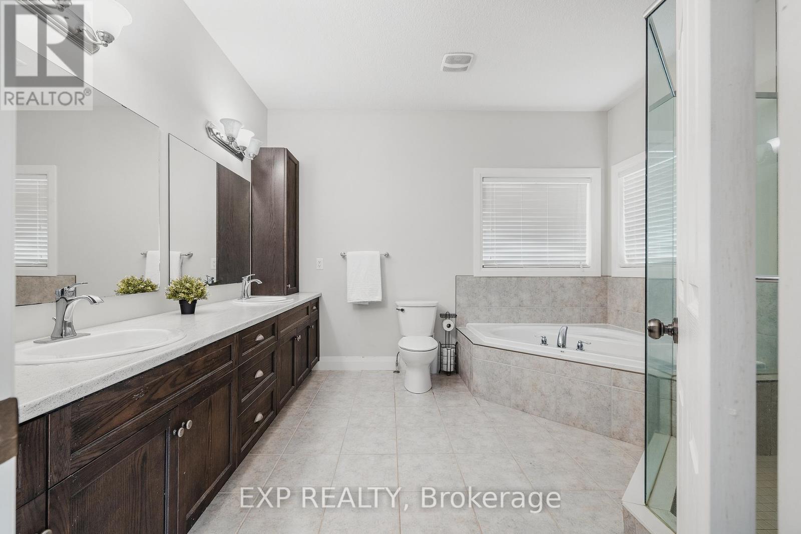 346 Moorlands Crescent Property Photo 24