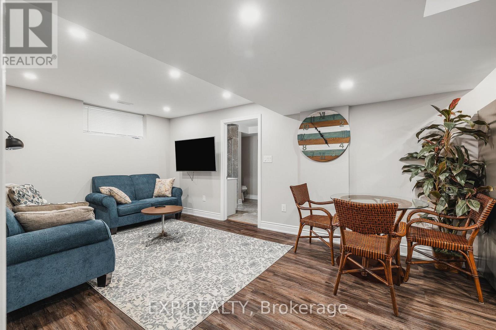 346 Moorlands Crescent Property Photo 28