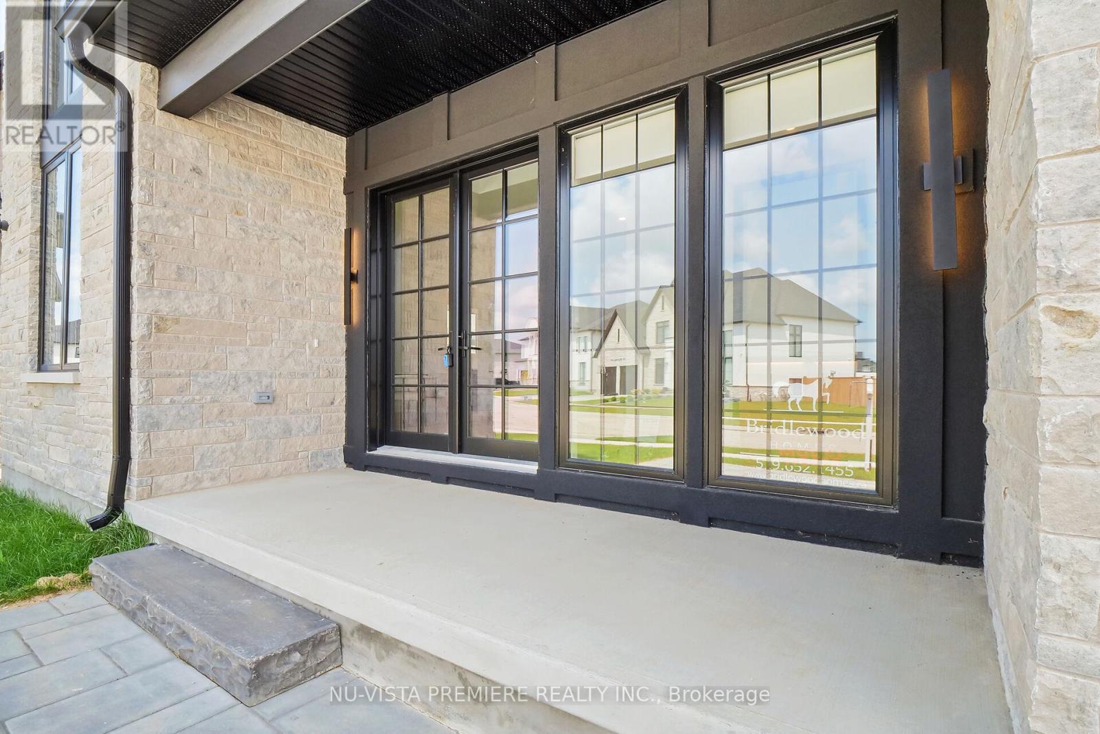 7301 Silver Creek Circle Property Photo 3