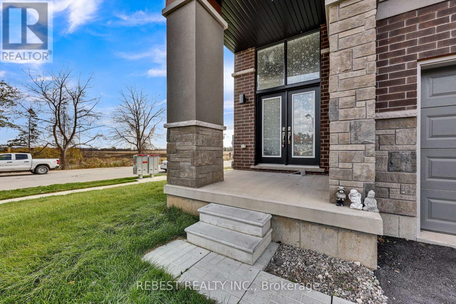 130 Hitchman Street Property Photo 2