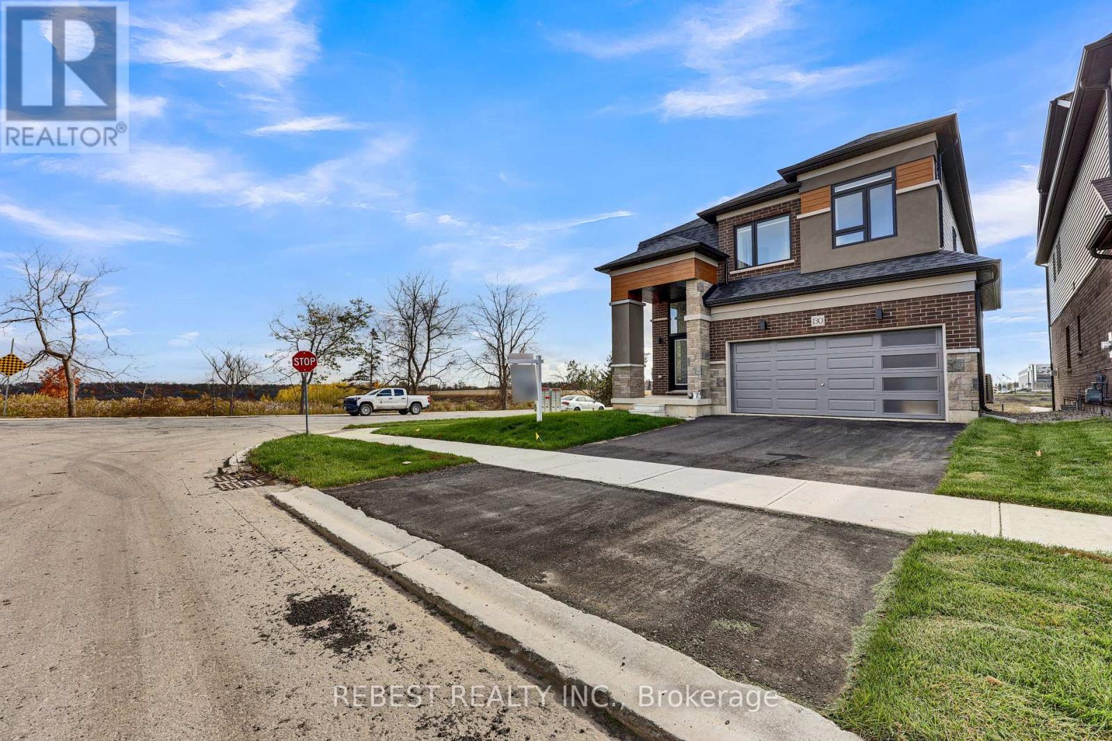 130 Hitchman Street Property Photo 3