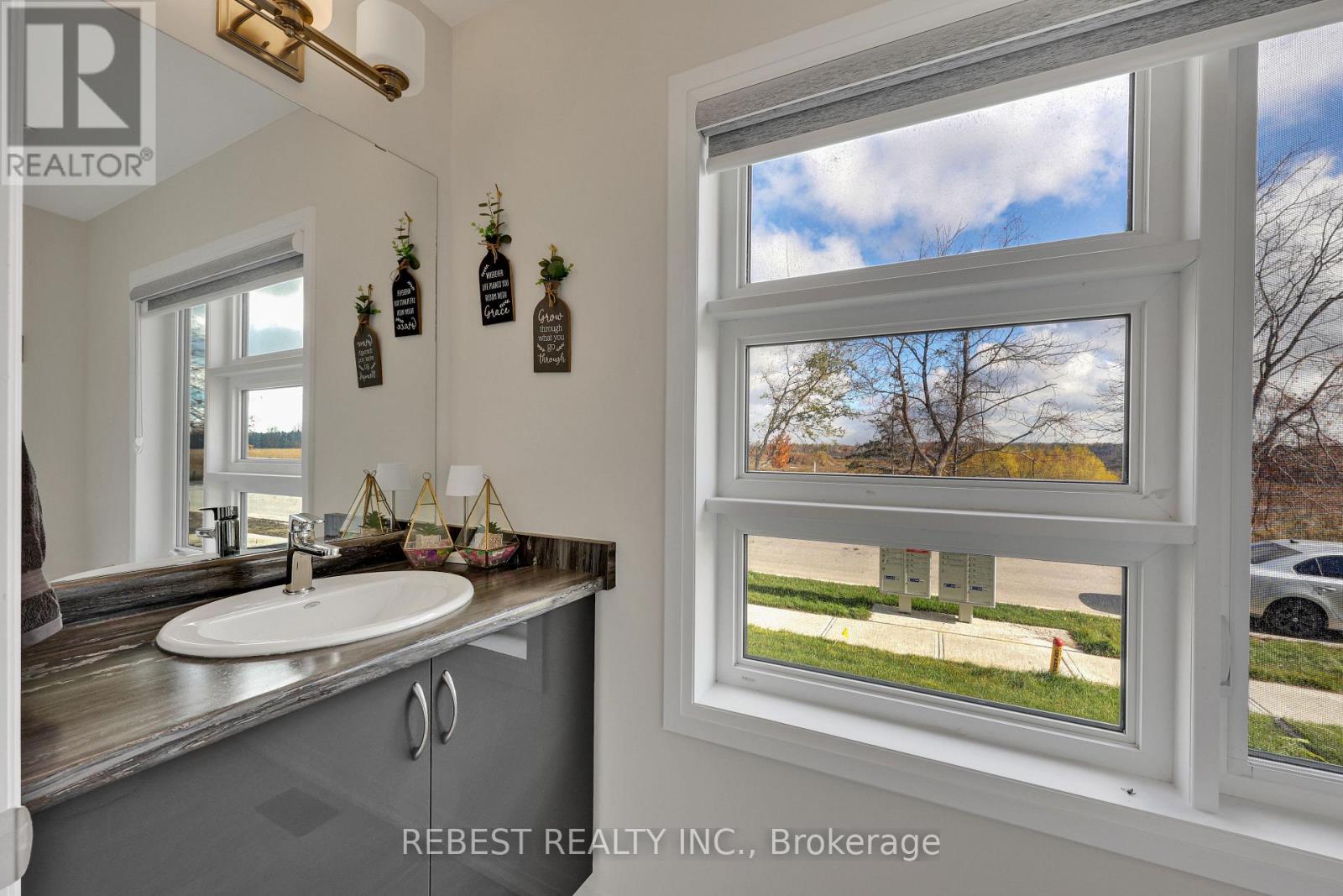 130 Hitchman Street Property Photo 7